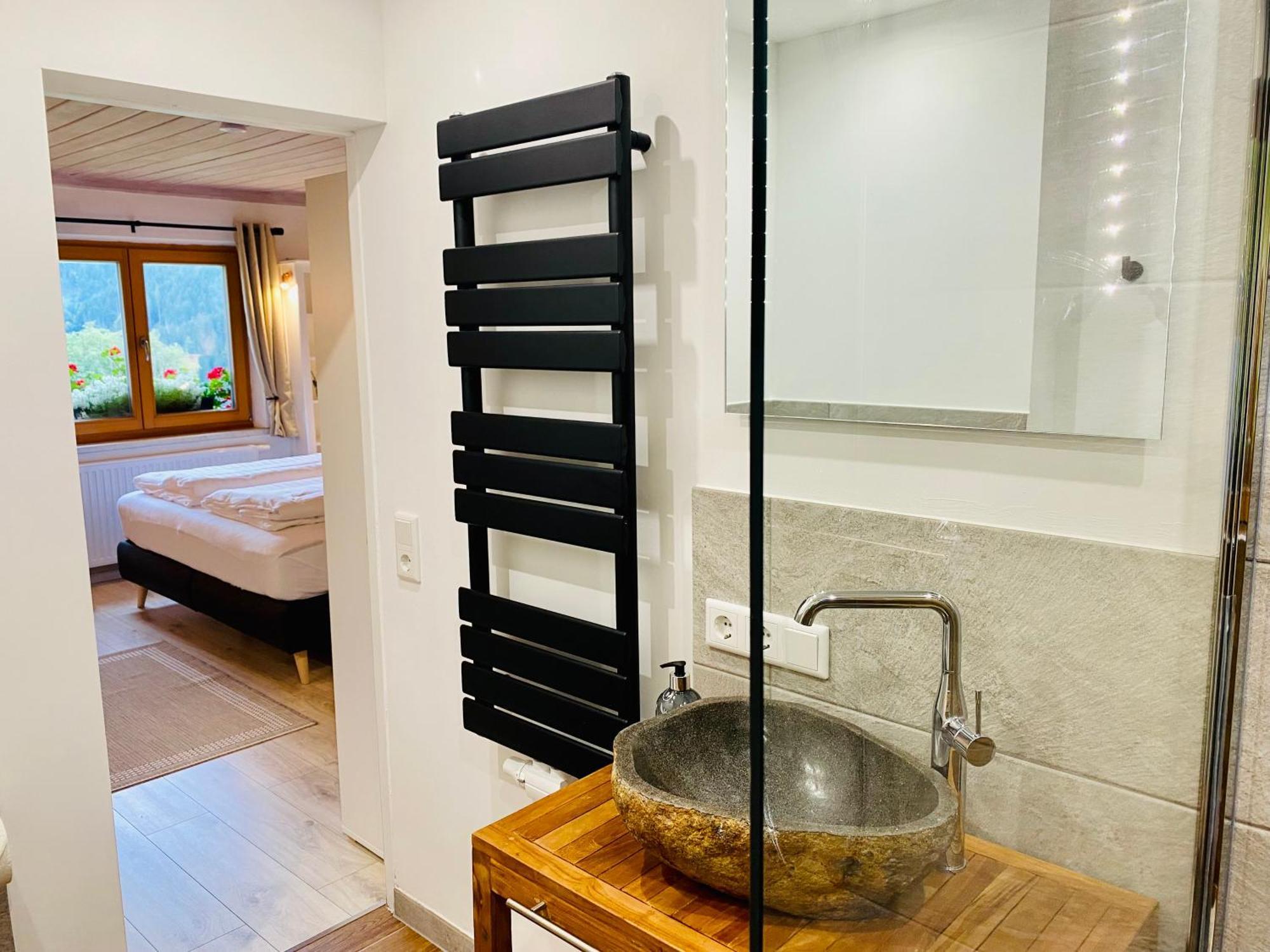 Alm Seasons Premium Chalet & Studios 萨尔巴赫 客房 照片